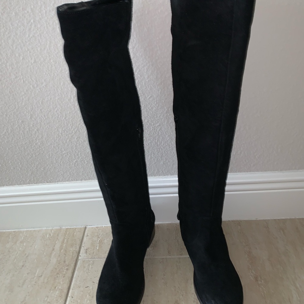 RSVP Over-the-knee Black Suede Boots. Side Zipper. Size 8. Very Good Condition.